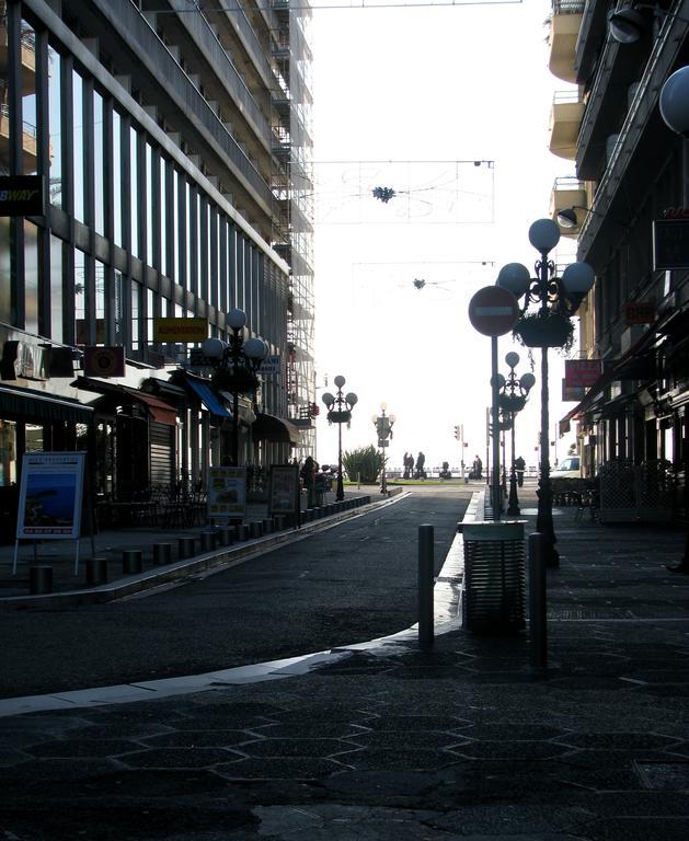 In Rue Halevy * Nizza